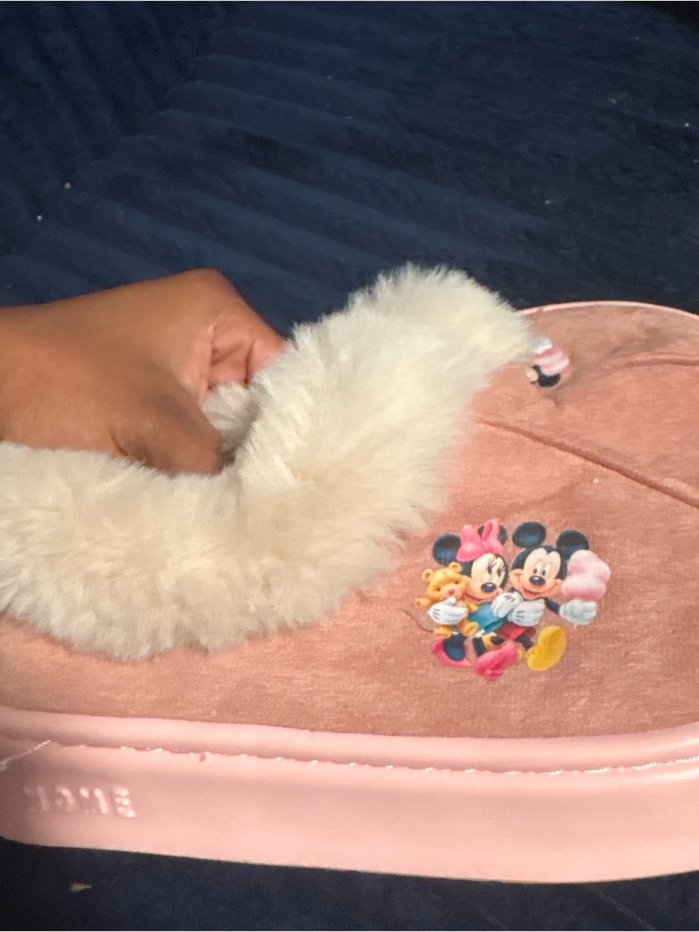 SHEIN Pink Plush Minnie & Mickey Slip-On Slippers